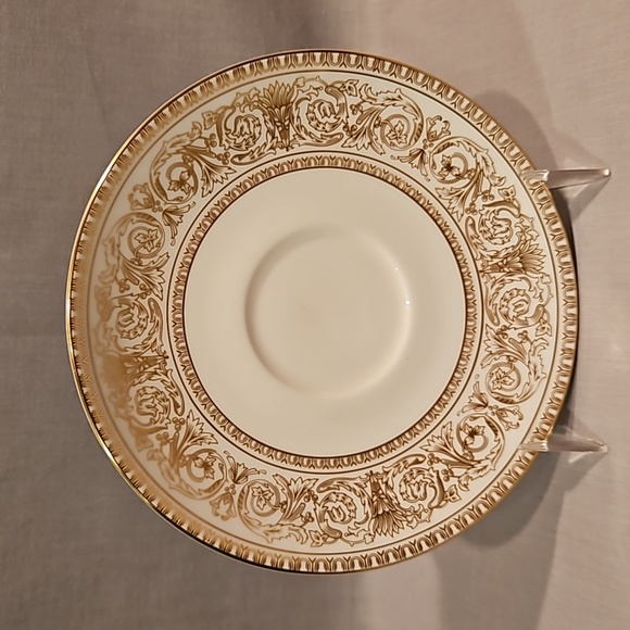NEW Royal Doulton Sovereign H 4973 Four Piece Place Setting - Picture 9 of 16